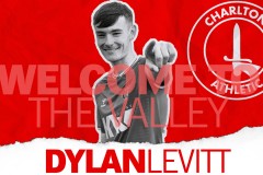 官方：曼联小将列维特租借加盟查尔顿